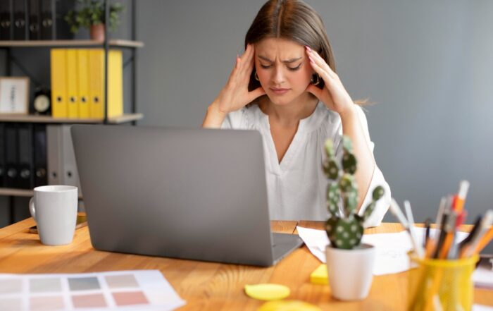 pessoa com problemas no trabalho